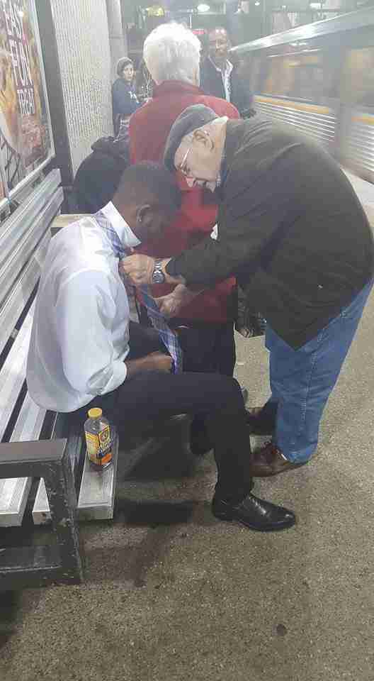 Random act of kindness: de oude man en de stropdas