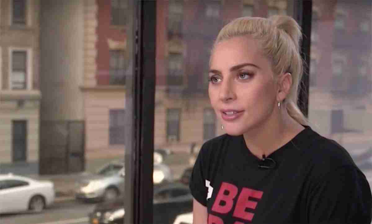 Dapper: Lady Gaga praat openlijk over PTSS
