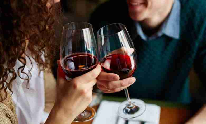 Stellen die samen drinken, zijn gelukkiger blijkt uit onderzoek