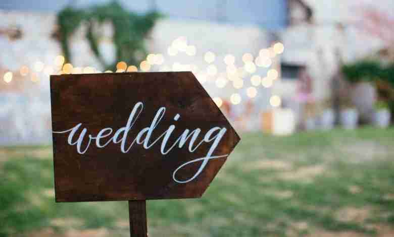 Vrouw zoekt date voor bruiloft via Twitter, maar had deze uitkomst nooit verwacht