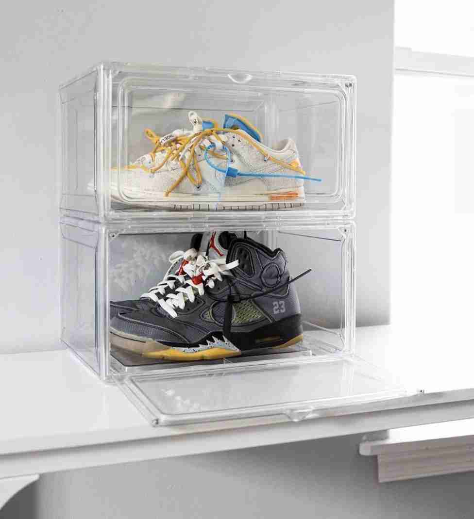 twee-plastic-opbergboxen-schoenen